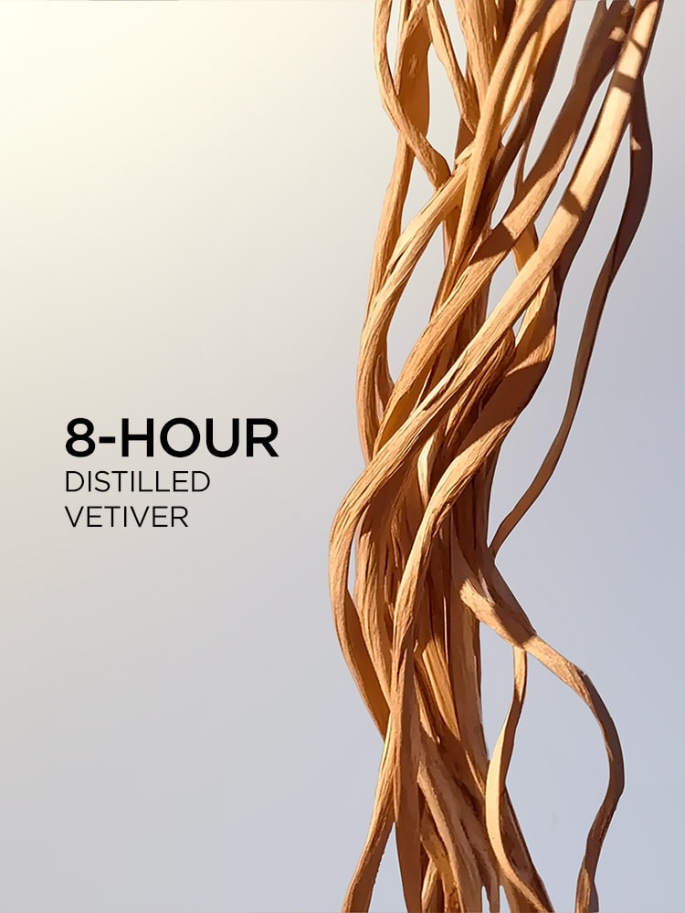 Éclat Sublime Aromatik Canlandırıcı Vetiver Maskesi Cildi yenileyip canlandırmaya destek olan, Vetiver Özlü huzur veren kokusuyla zenginleştirilmiş besleyici yağ bazlı maske.