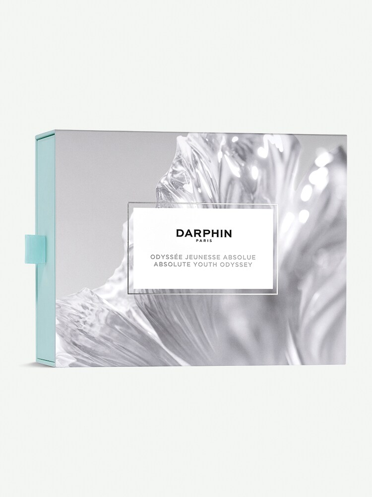 Absolute Youth Odyssey Set Cilde daha genç, şekillenmiş, kalkık ve pürüzsüz bir görünüm kazandırmaya yardımcı olur.